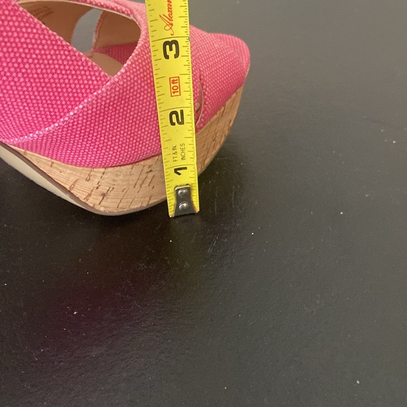 Pink fabric Guess peep toe cork heels size 8.5 - Picture 10 of 12